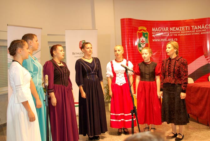 Ösztöndíj szerződések aláírása az Európa Kollégiumban 2015. október 9. képek